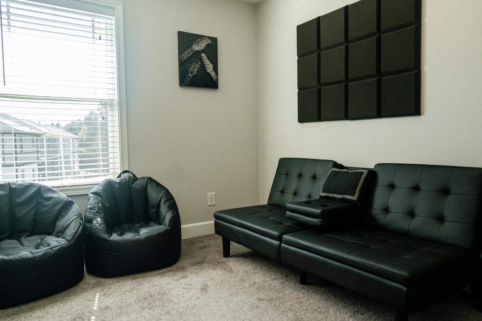 Enjoy This Mini-Mansion Near Downtown And The Airport! Атланта Екстер'єр фото