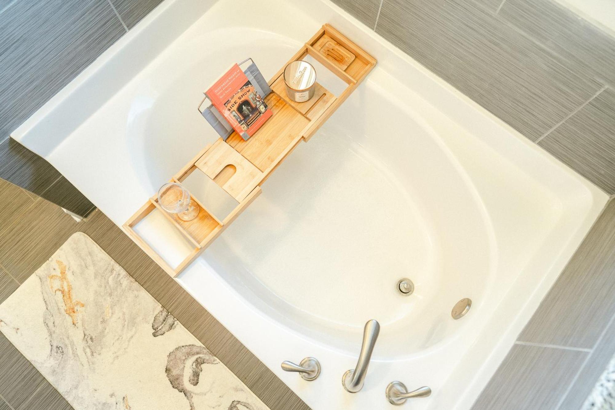Enjoy This Mini-Mansion Near Downtown And The Airport! Атланта Екстер'єр фото